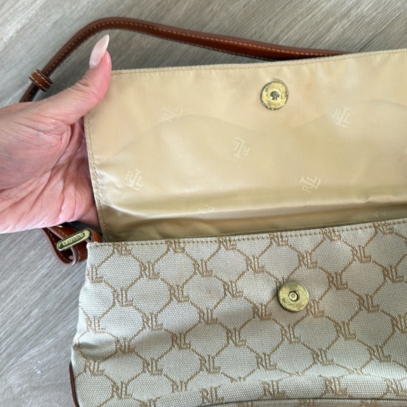 Ralph Lauren Vintage Cream and Tan Designer Shoulder Bag - Picture 3 of 5